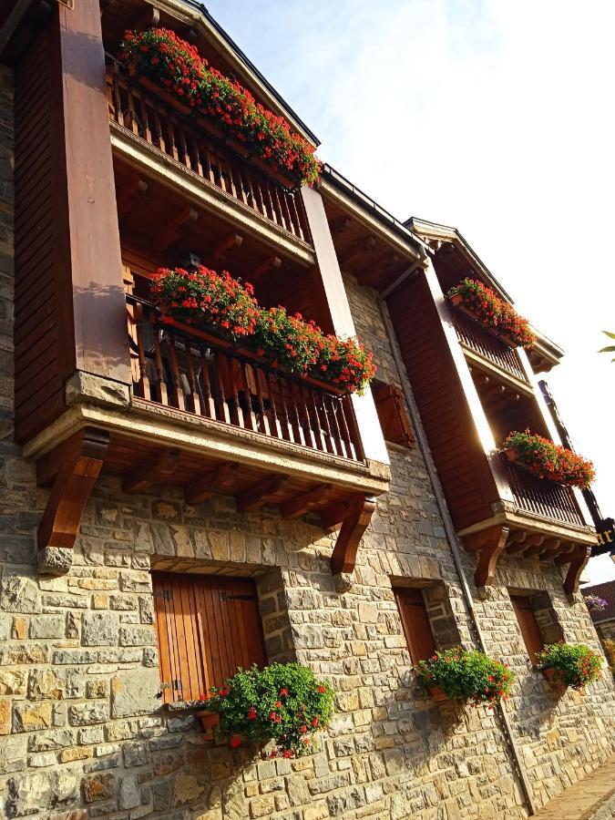Apartamentos Lausan Gavín Zewnętrze zdjęcie